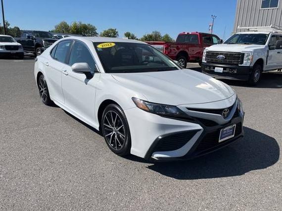 TOYOTA CAMRY 2022 4T1G11AK5NU052785 image TOYOTA CAMRY 2022 4T1G11AK5NU052785 image