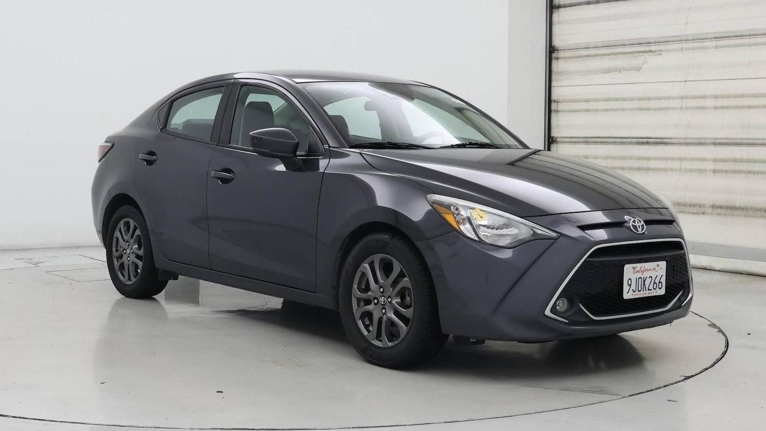 TOYOTA YARIS 2019 3MYDLBYV5KY517504 image