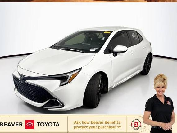 TOYOTA COROLLA 2023 JTNC4MBE9P3206410 image