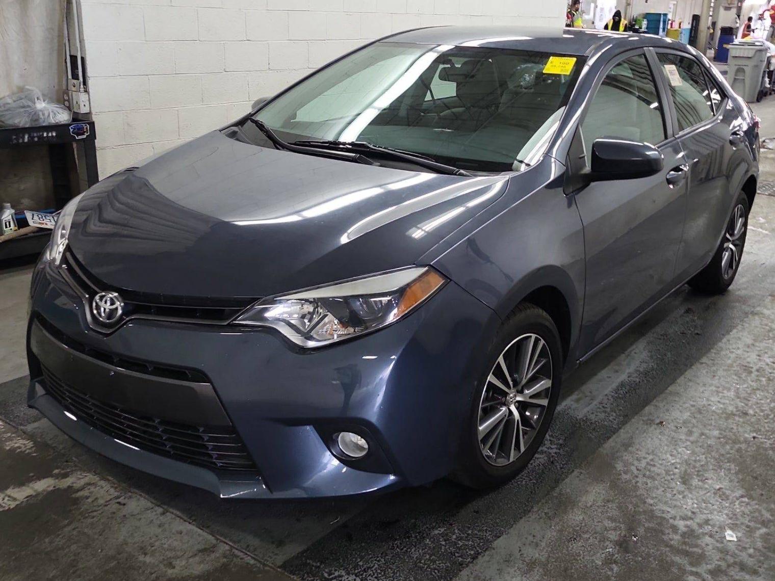 TOYOTA COROLLA 2016 5YFBURHE8GP499924 image