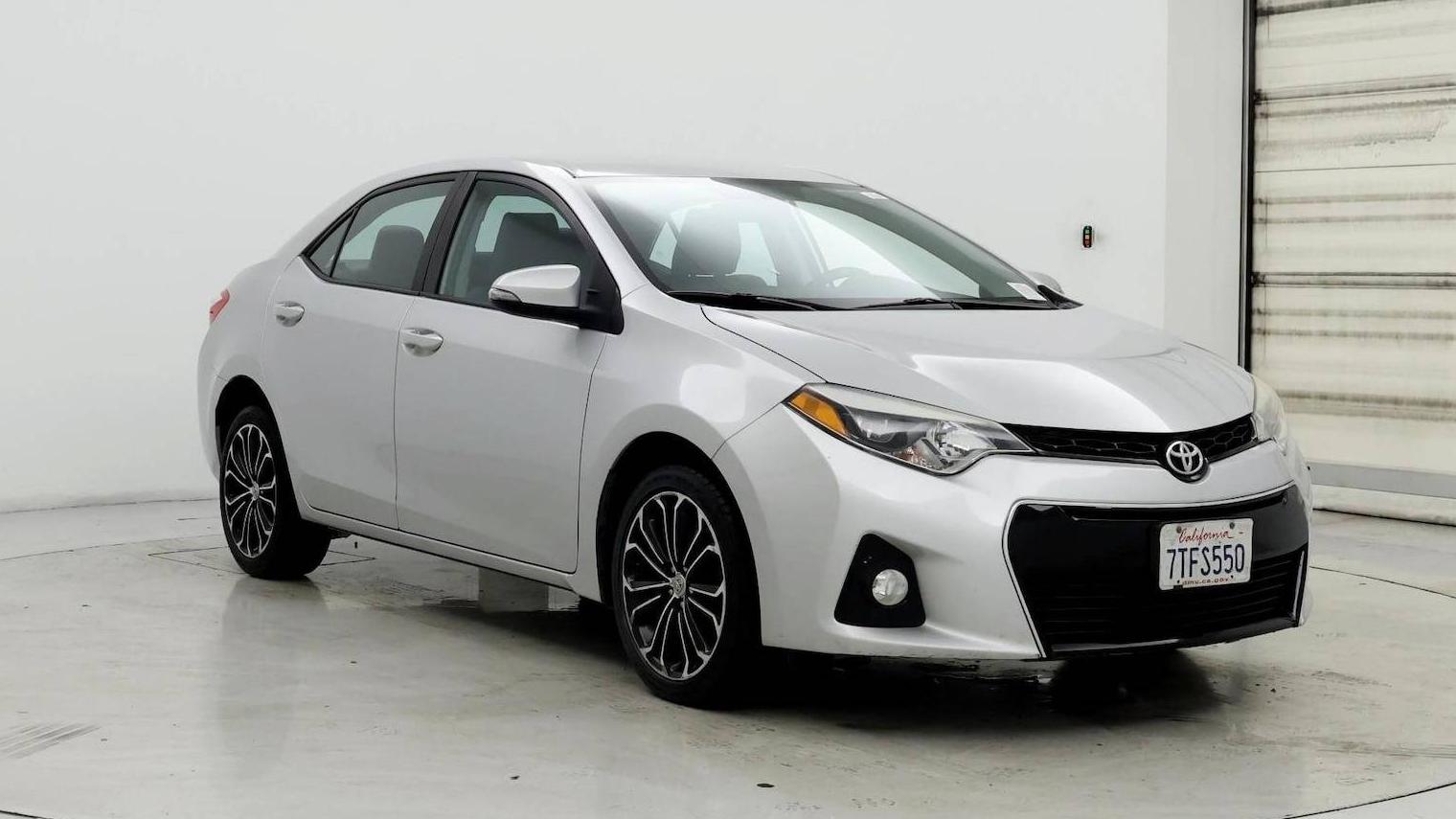 TOYOTA COROLLA 2016 5YFBURHE7GP475971 image