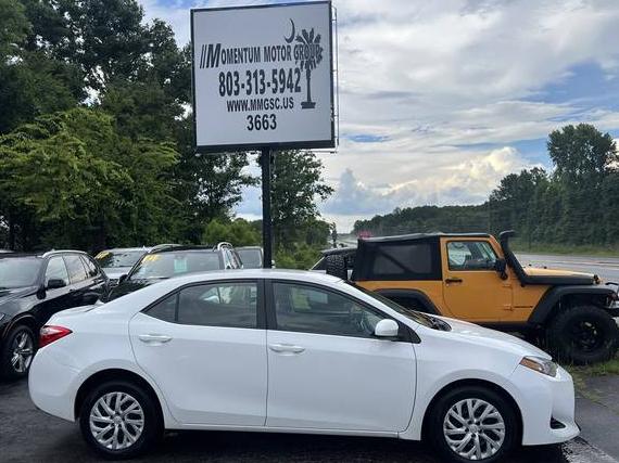 TOYOTA COROLLA 2018 5YFBURHE4JP754852 image