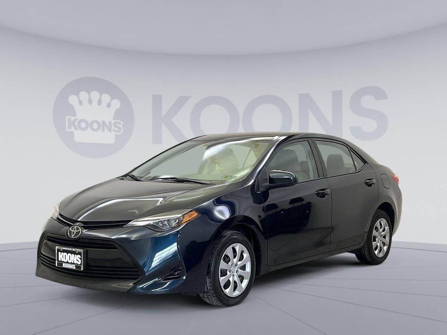 TOYOTA COROLLA 2018 5YFBURHE3JP826737 image