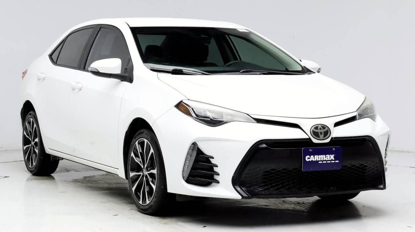 TOYOTA COROLLA 2018 5YFBURHE6JP795211 image