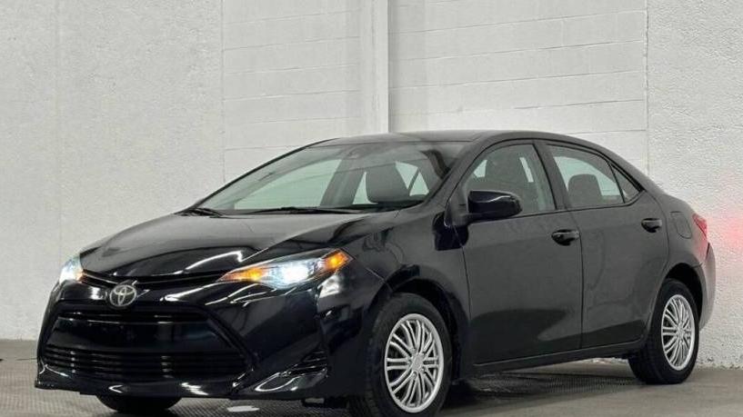 TOYOTA COROLLA 2018 5YFBURHE5JP771322 image