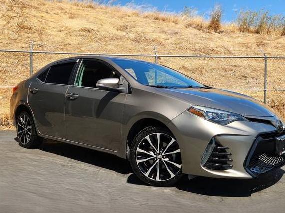 TOYOTA COROLLA 2018 5YFBURHE5JP812421 image