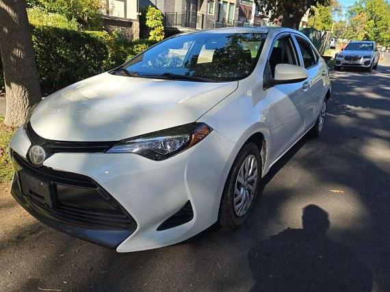 TOYOTA COROLLA 2018 5YFBURHE4JP787964 image