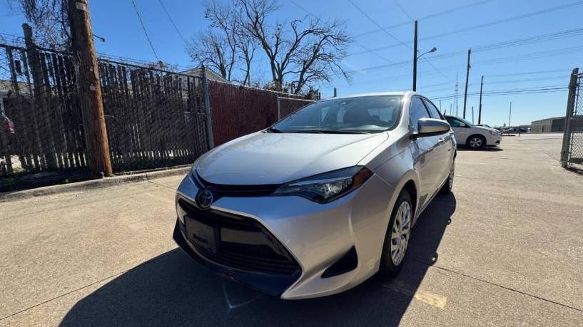 TOYOTA COROLLA 2018 5YFBURHE5JP835570 image