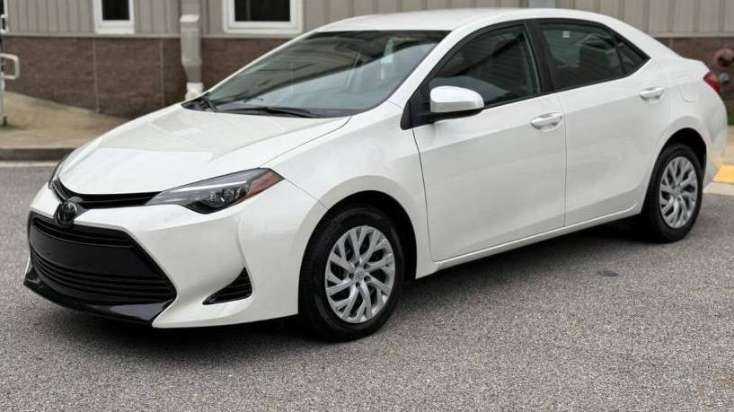 TOYOTA COROLLA 2018 5YFBURHE1JP793110 image