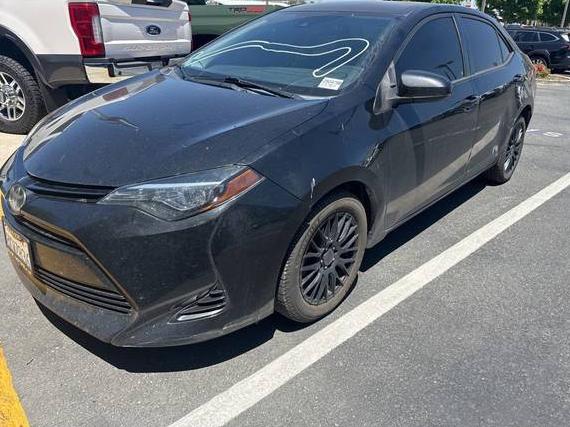TOYOTA COROLLA 2018 5YFBURHE1JP752637 image