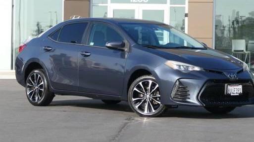 TOYOTA COROLLA 2018 5YFBURHE3JP766037 image