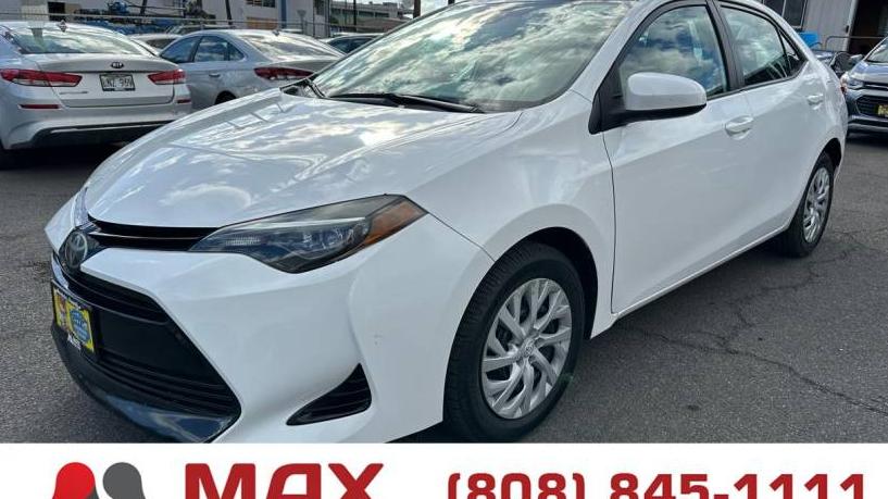 TOYOTA COROLLA 2018 5YFBURHE3JP772761 image