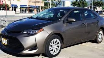 TOYOTA COROLLA 2018 5YFBURHE0JP763600 image