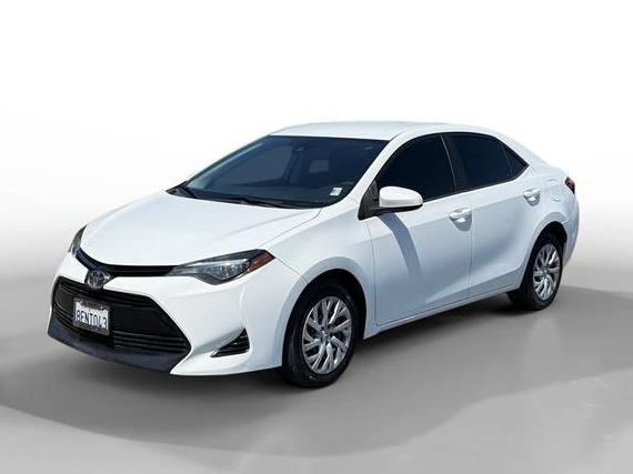 TOYOTA COROLLA 2018 5YFBURHE5JP828697 image