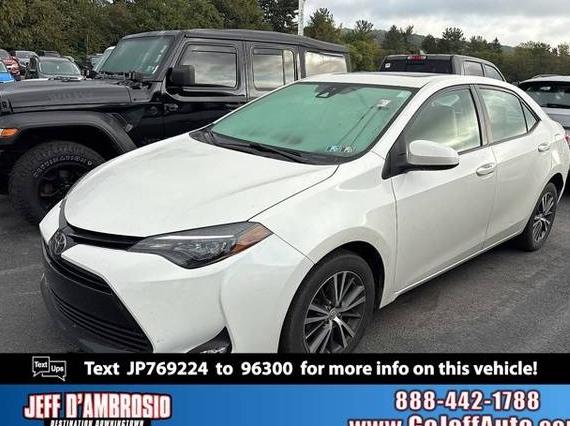 TOYOTA COROLLA 2018 5YFBURHE6JP769224 image