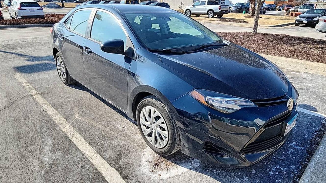 TOYOTA COROLLA 2018 2T1BURHE2JC016029 image