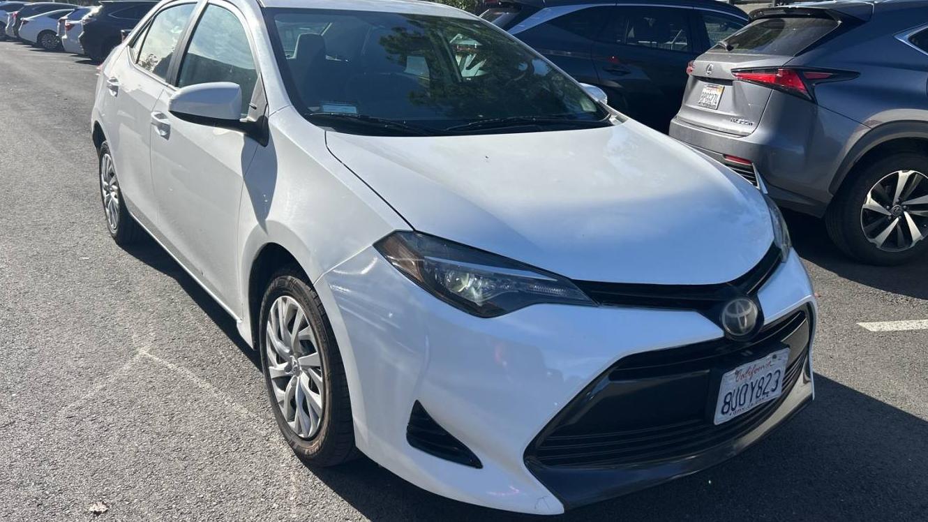 TOYOTA COROLLA 2018 5YFBURHEXJP759652 image