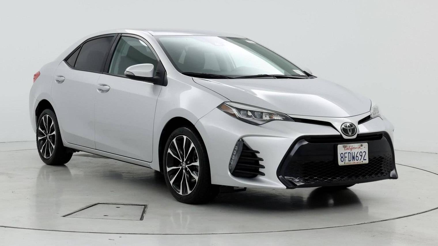 TOYOTA COROLLA 2018 2T1BURHE7JC017919 image