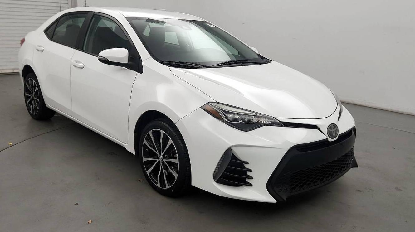 TOYOTA COROLLA 2018 5YFBURHE8JP797767 image