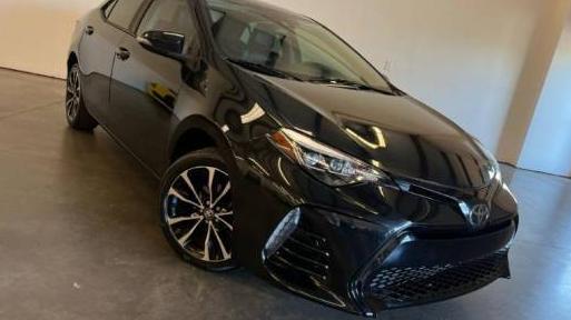 TOYOTA COROLLA 2018 5YFBURHE8JP793492 image