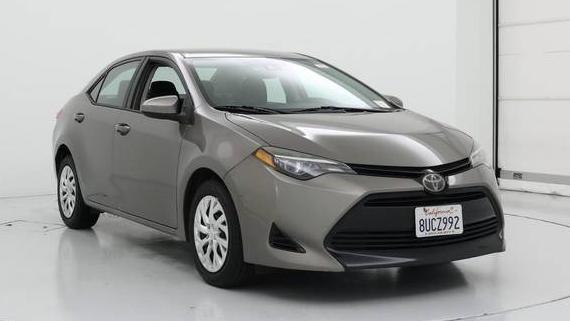 TOYOTA COROLLA 2018 5YFBURHE6JP764038 image