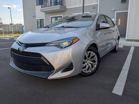 TOYOTA COROLLA 2018 5YFBURHE9JP828962 image