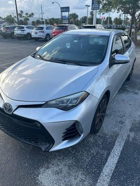 TOYOTA COROLLA 2018 5YFBURHE1JP835968 image