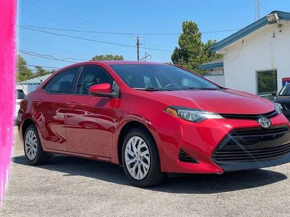 TOYOTA COROLLA 2018 5YFBURHE5JP853633 image