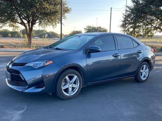 TOYOTA COROLLA 2018 5YFBURHE9JP821199 image