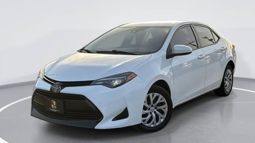 TOYOTA COROLLA 2018 5YFBURHE7JP818849 image