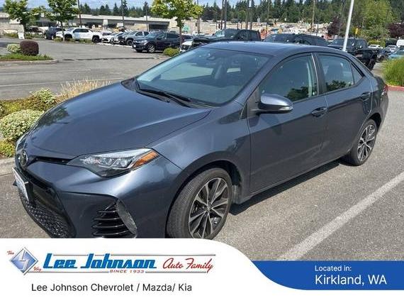 TOYOTA COROLLA 2018 5YFBURHE8JP739237 image