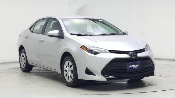 TOYOTA COROLLA 2018 5YFBURHE6JP771913 image
