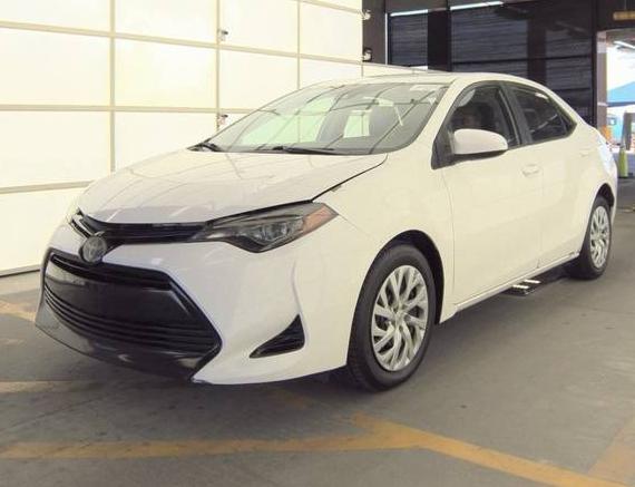 TOYOTA COROLLA 2018 5YFBURHE7JP814431 image