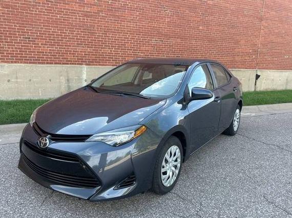TOYOTA COROLLA 2018 5YFBURHE2JP776963 image