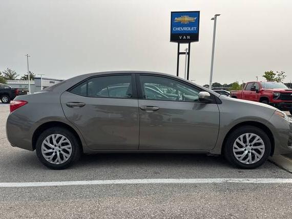 TOYOTA COROLLA 2017 5YFBURHE3HP679376 image