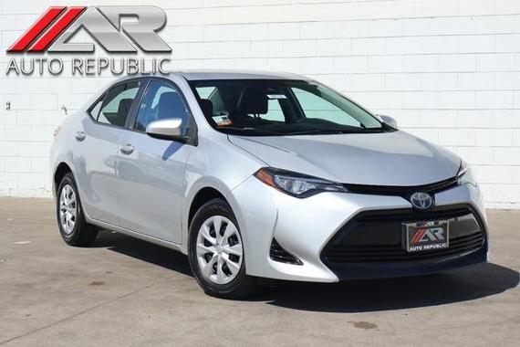 TOYOTA COROLLA 2017 5YFBURHE5HP630017 image