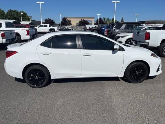 TOYOTA COROLLA 2017 5YFBURHEXHP605565 image