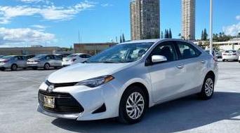 TOYOTA COROLLA 2017 5YFBURHE3HP592433 image