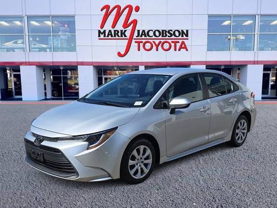TOYOTA COROLLA 2024 5YFB4MDE9RP125625 image