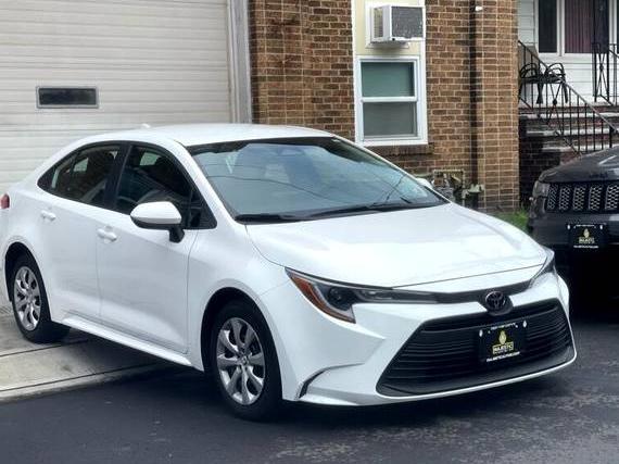 TOYOTA COROLLA 2024 5YFB4MDE4RP105492 image