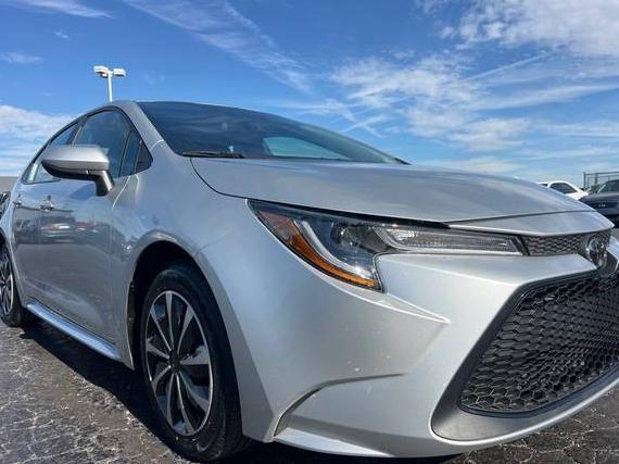 TOYOTA COROLLA 2020 5YFEPRAE2LP096952 image