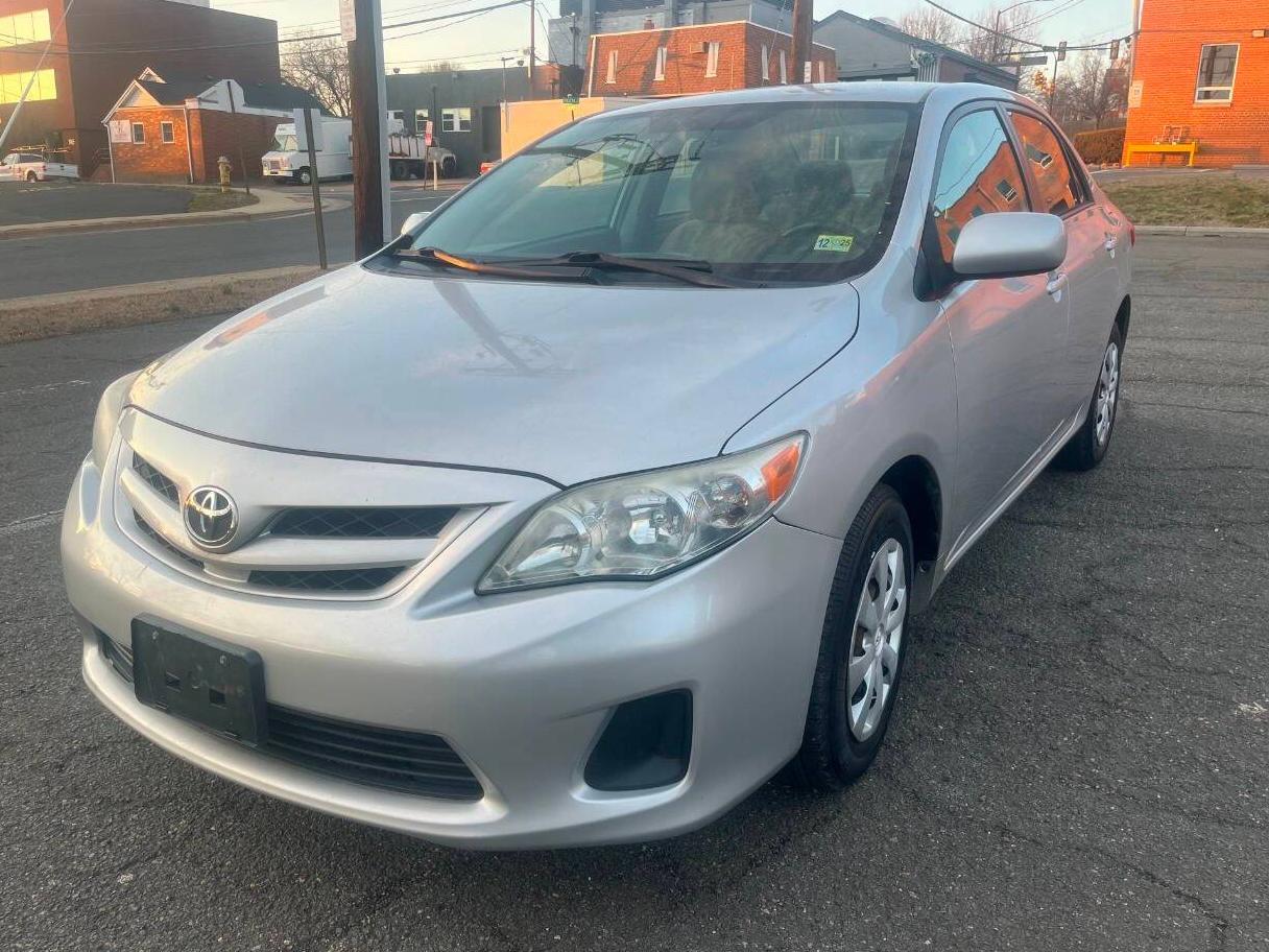 TOYOTA COROLLA 2011 2T1BU4EE8BC720020 image