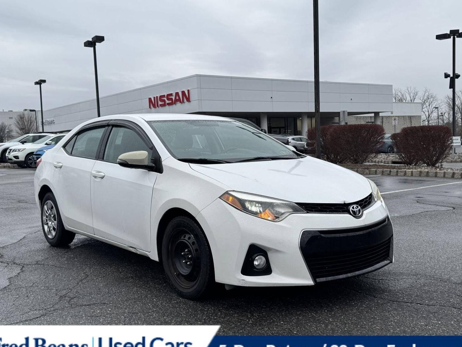 TOYOTA COROLLA 2015 2T1BURHE1FC417028 image