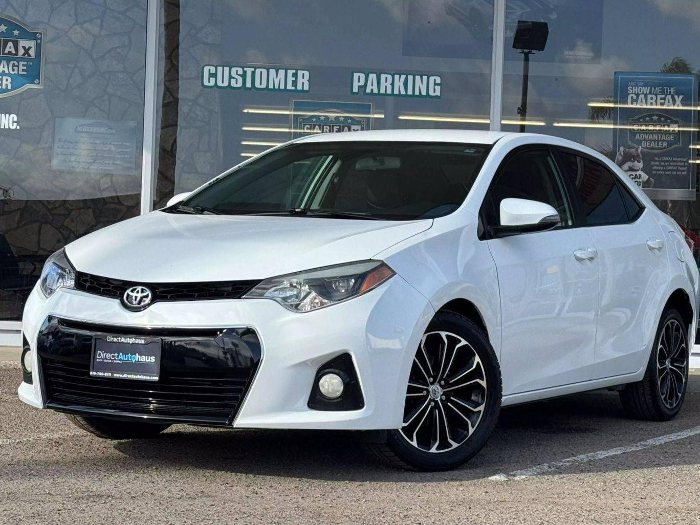 TOYOTA COROLLA 2015 5YFBURHE2FP327029 image