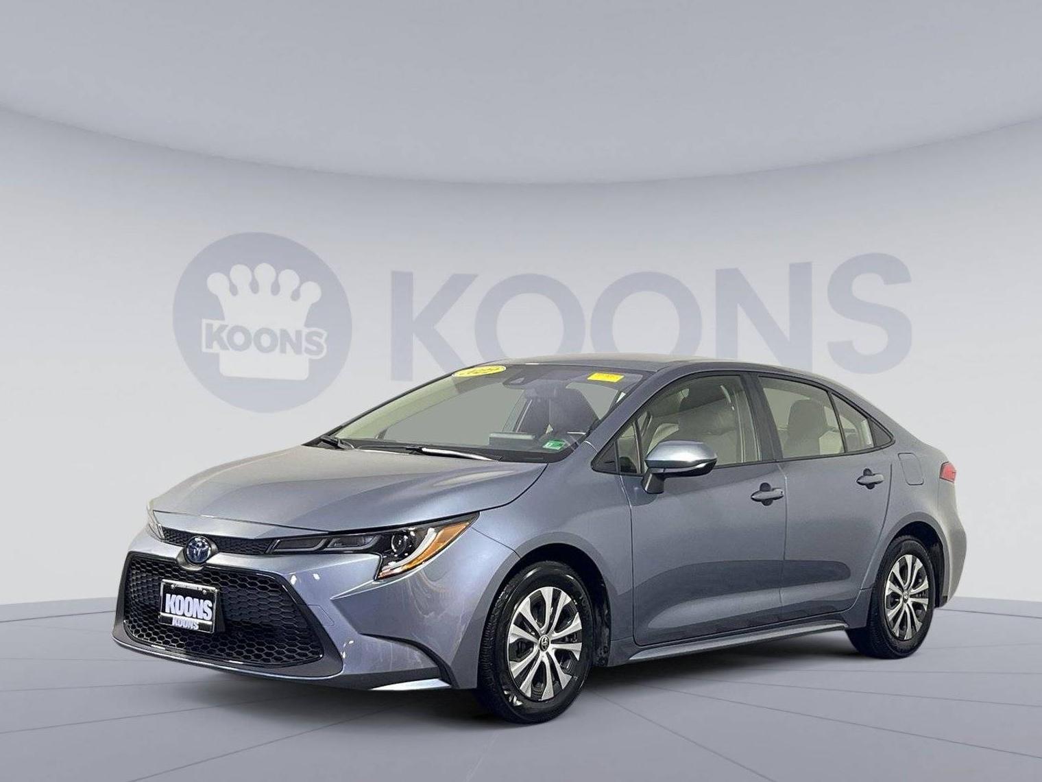 TOYOTA COROLLA 2022 JTDEAMDE7N3004200 image