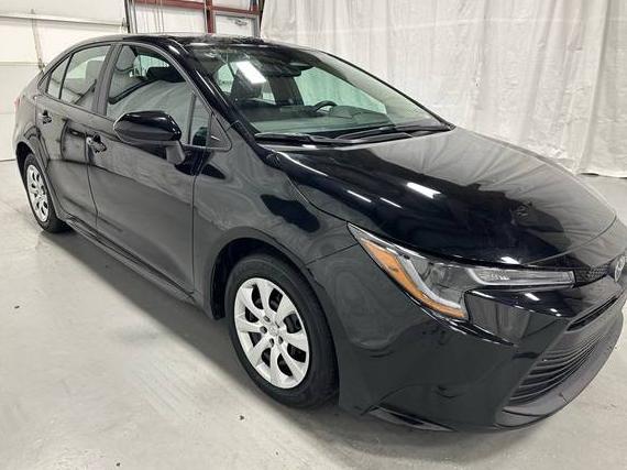 TOYOTA COROLLA 2025 5YFB4MDE4SP229154 image