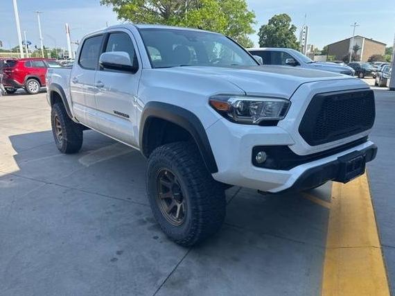 TOYOTA TACOMA 2018 5TFCZ5AN7JX160928 image