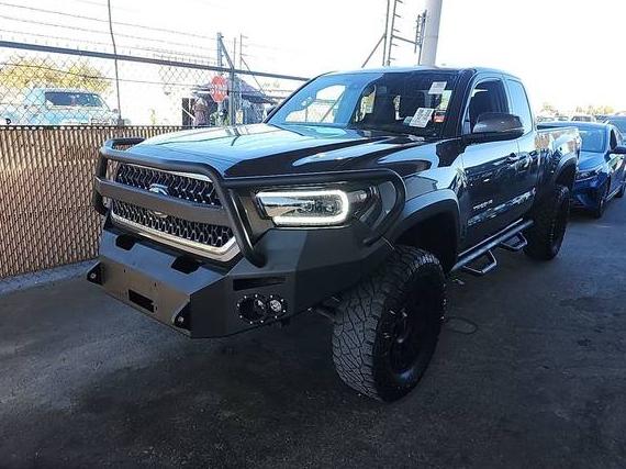 TOYOTA TACOMA 2018 5TFSZ5ANXJX143133 image