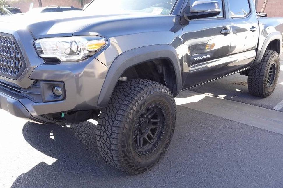 TOYOTA TACOMA 2018 3TMCZ5AN8JM162760 image