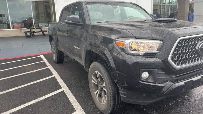 TOYOTA TACOMA 2018 5TFCZ5AN0JX151990 image